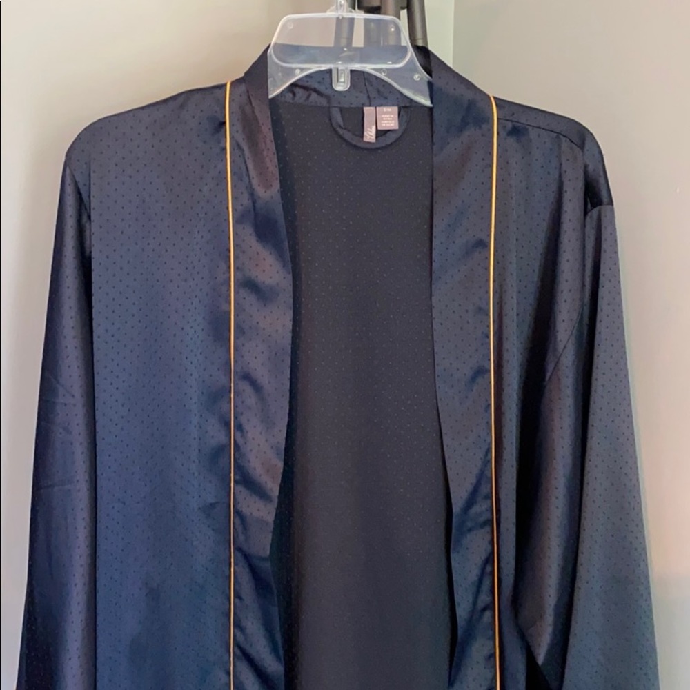 Chelsea 28 Robe Top.  Size S/M - Picture 2 of 3